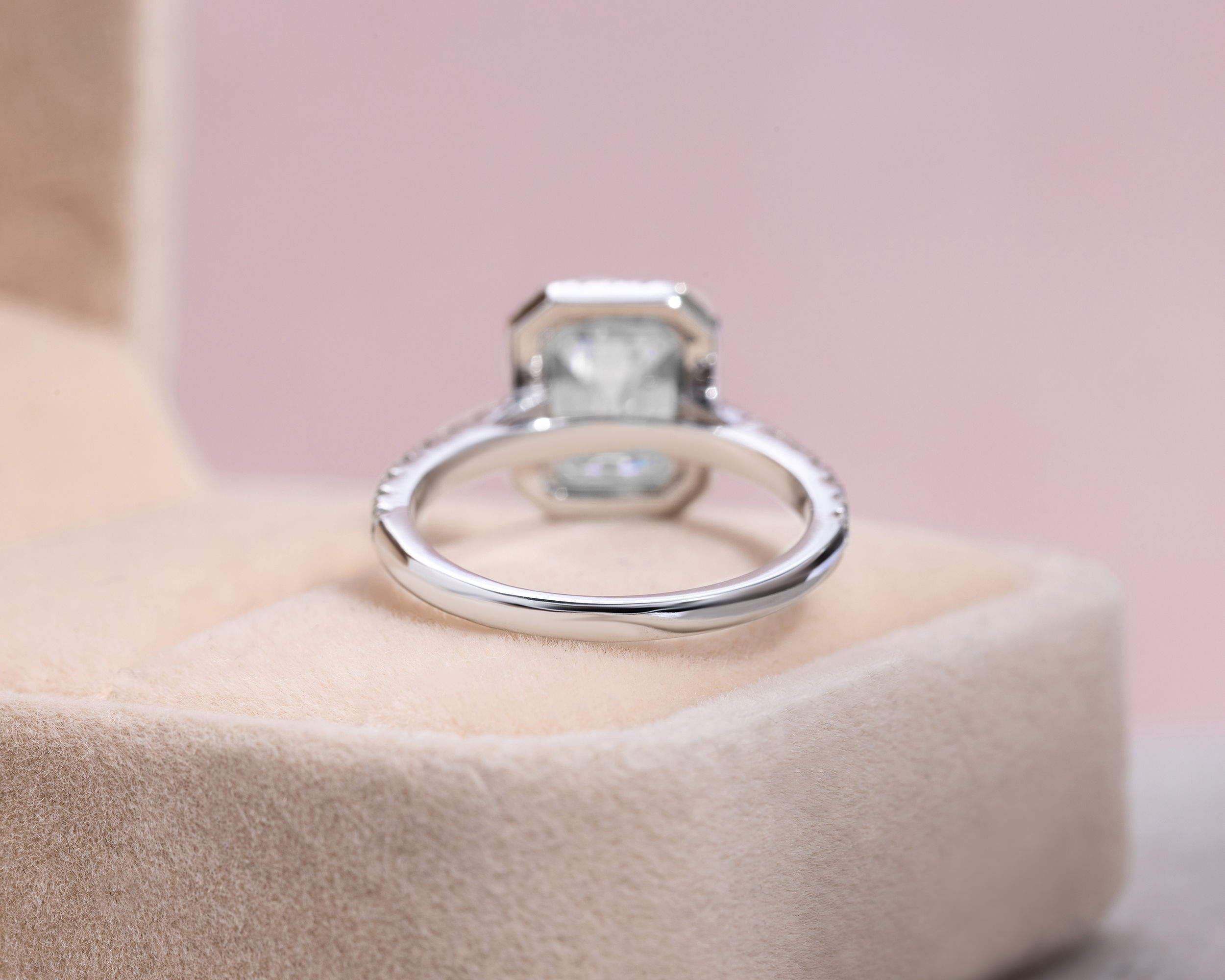 44396-ring-engagement-rings-white-gold-moissanite-dvvs2-emerald-44396-3.jpg