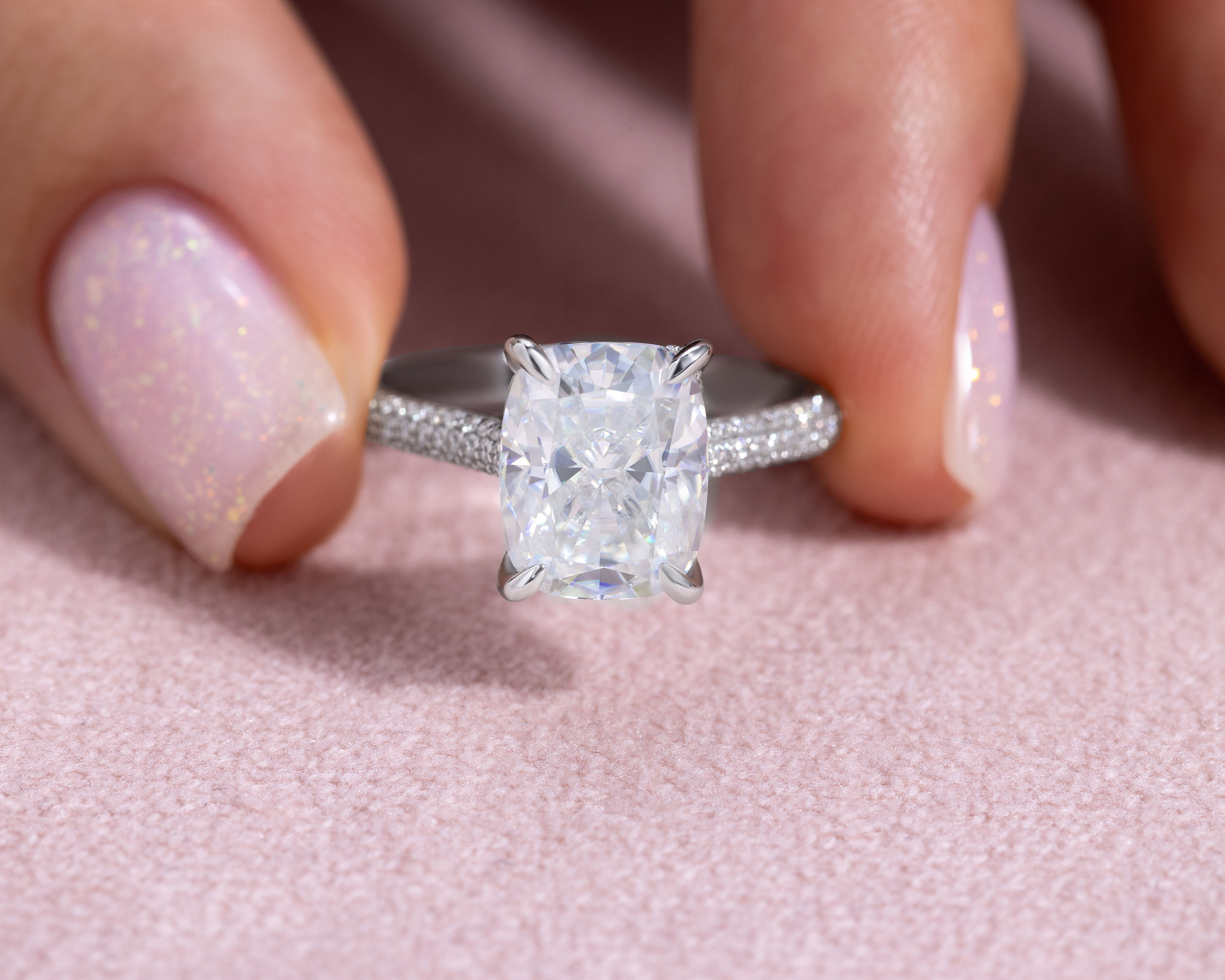 44730-ring-engagement-rings-white-gold-moissanite-dvvs2-round-moissanite-dvvs2-radiant-44730-13.jpg