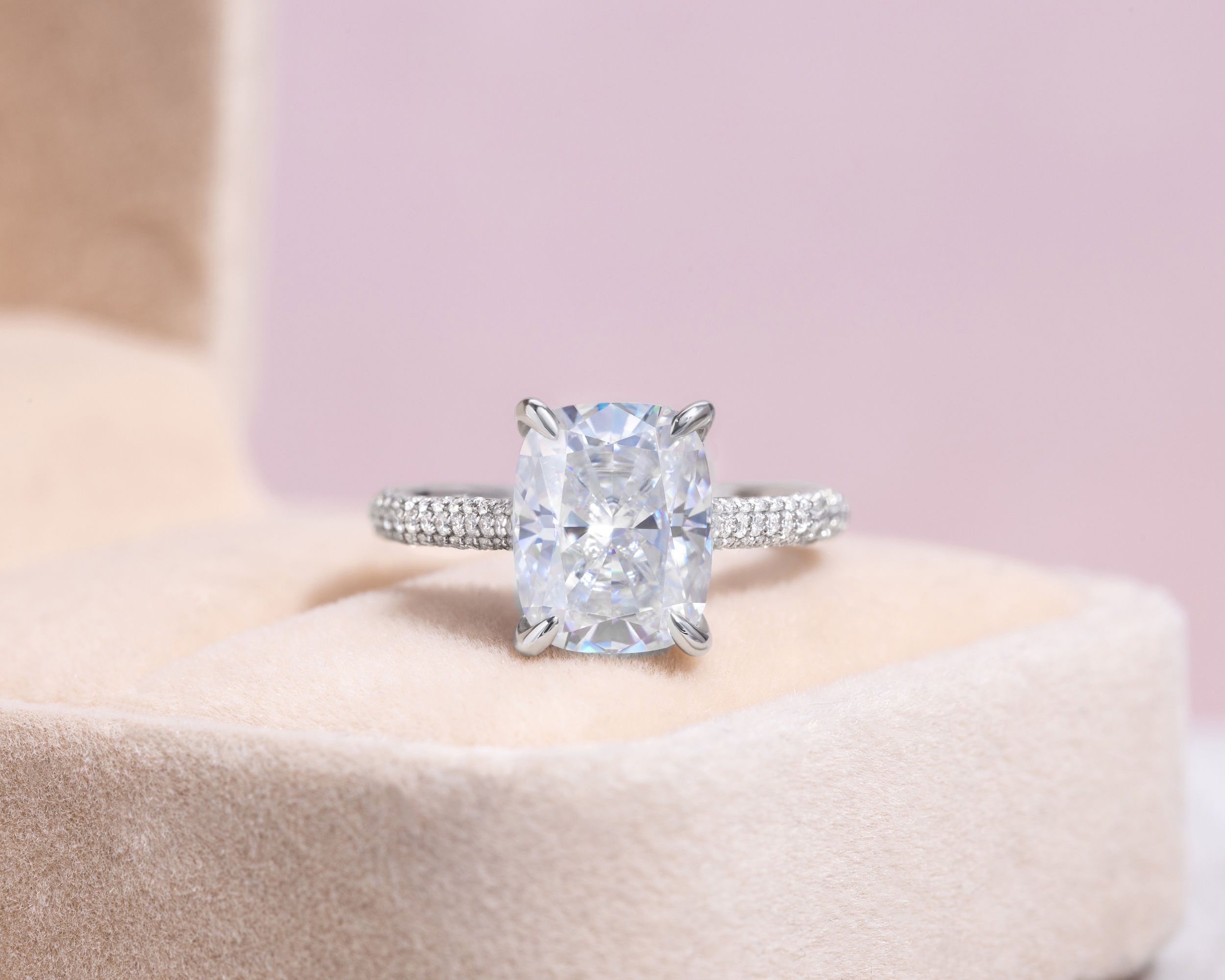 44730-ring-engagement-rings-white-gold-moissanite-dvvs2-round-moissanite-dvvs2-radiant-44730-8.jpg