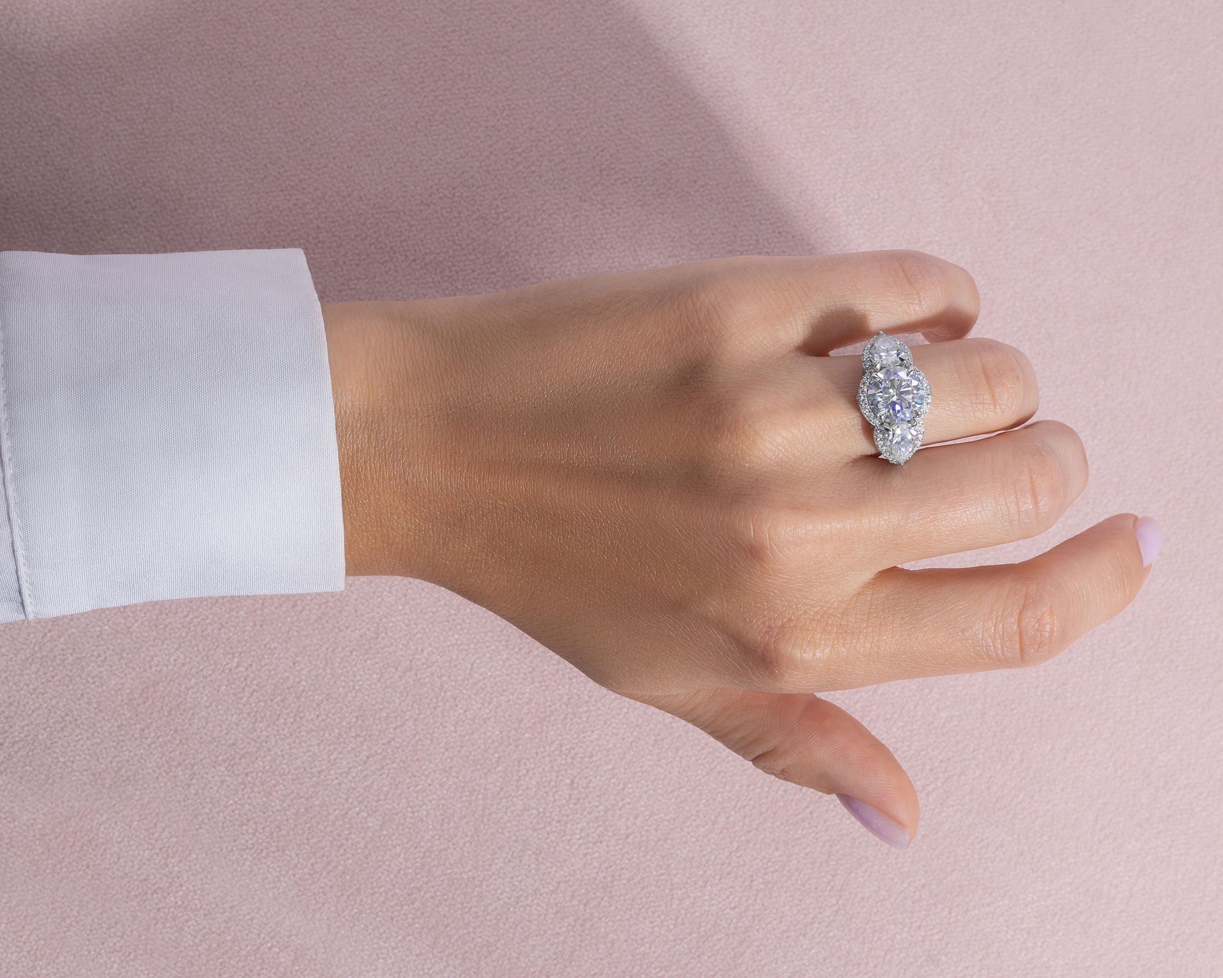44760-ring-fine-rings-white-gold-moissanite-dvvs2-round-moissanite-dvvs2-pear-44760-17.jpg