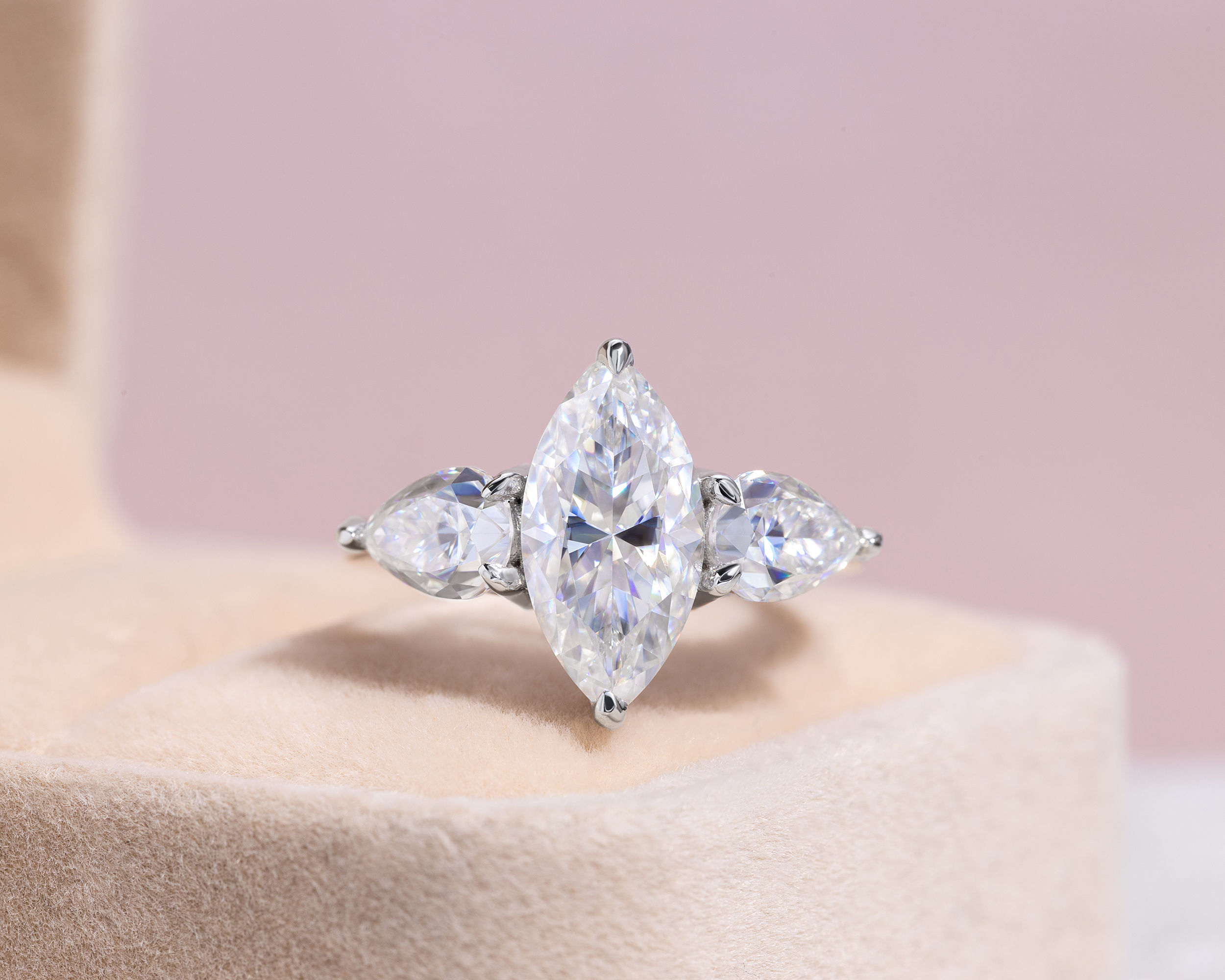 44779-ring-engagement-rings-white-gold-moissanite-dvvs2-pear-moissanite-dvvs2-marquise-44779-15.jpg