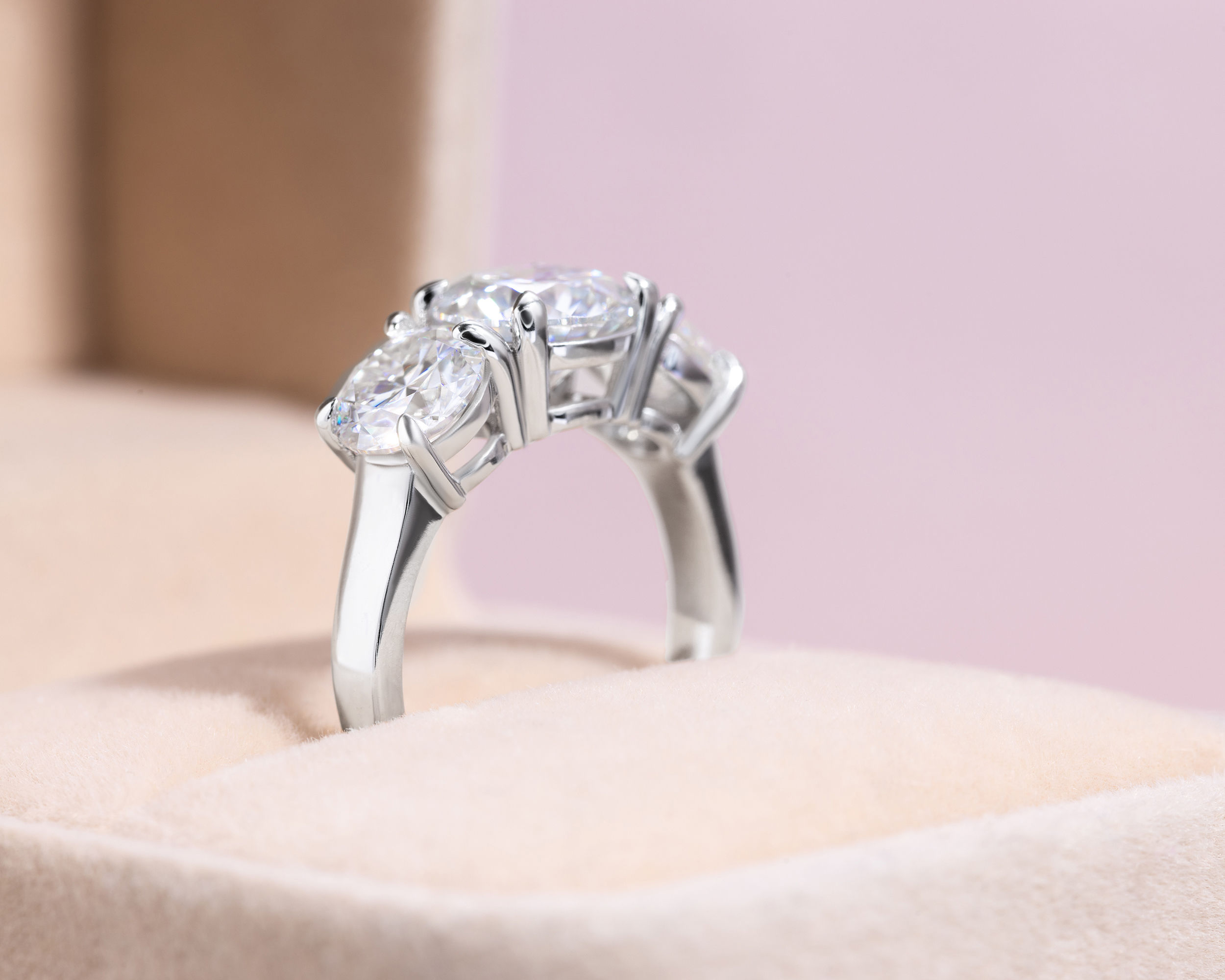 44791-ring-engagement-rings-white-gold-moissanite-dvvs2-round-moissanite-dvvs2-round-brilliant-44791-3.jpg