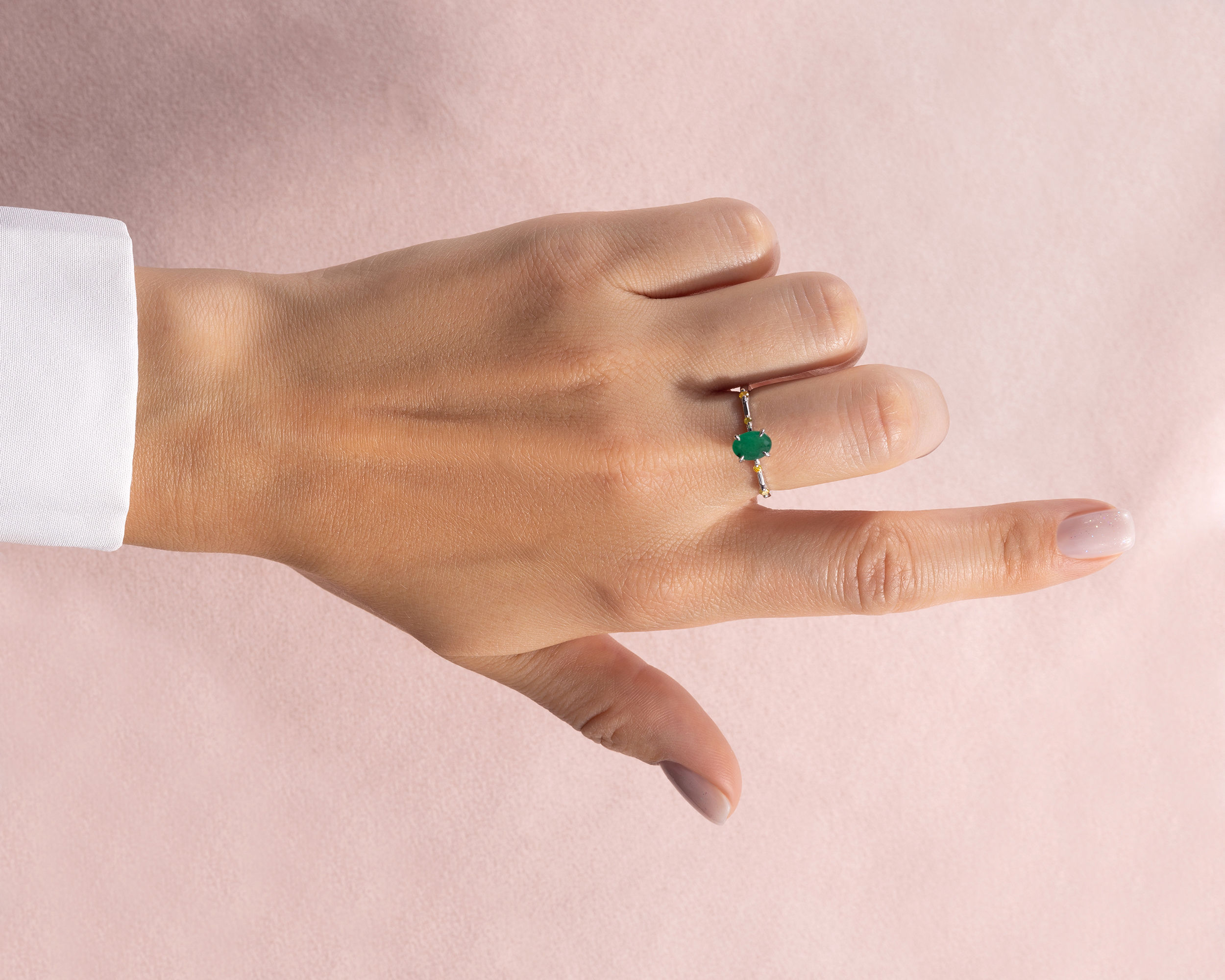 45542-ring-fine-rings-white-gold-green-emerald-oval-transparent-nat-beryl-nat-diamond-fancy-vivid-yellow-si2-i1-round-brilliant-45542-6.jpg