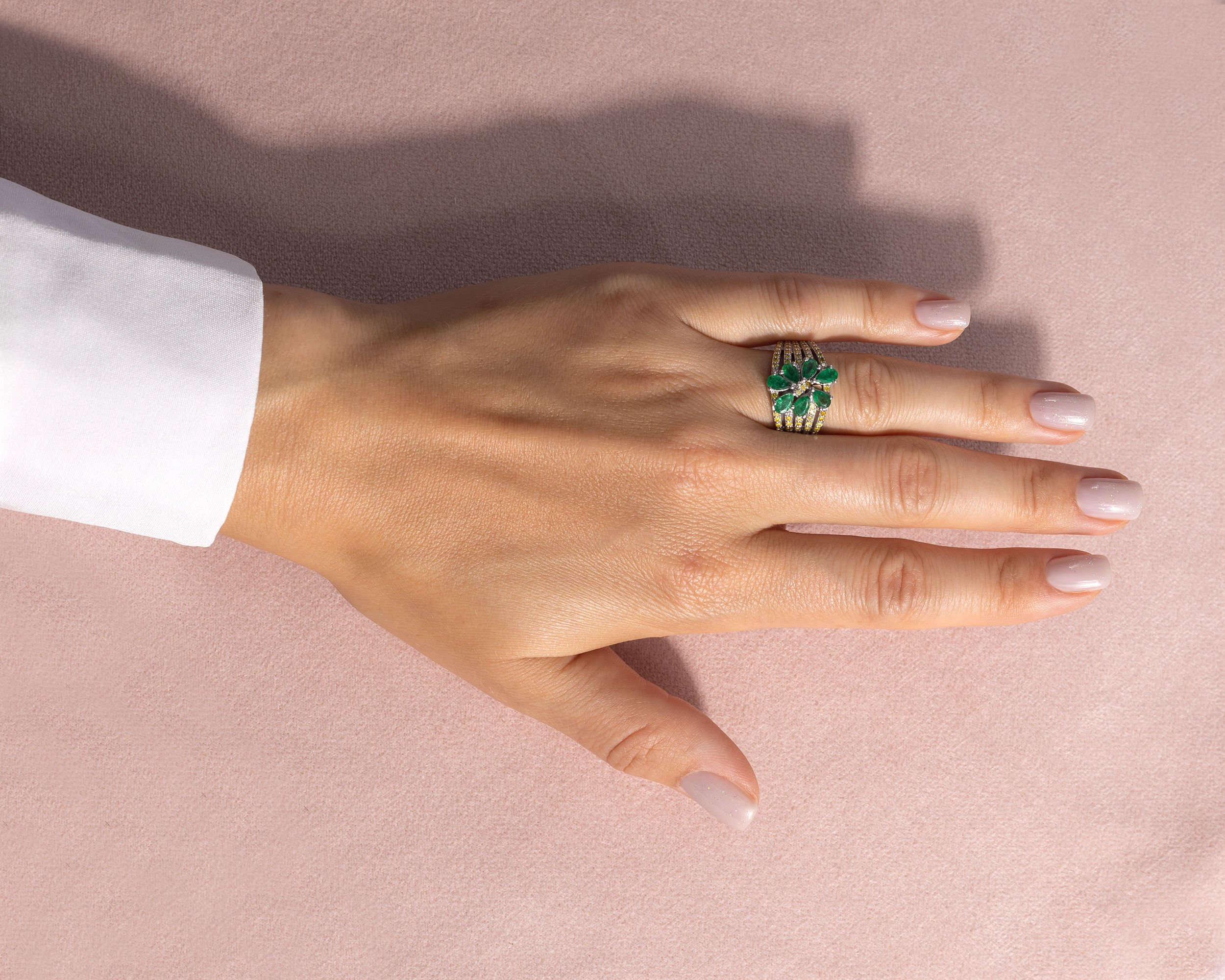 45548-ring-fine-rings-white-gold-nat-diamond-fancy-intense-yellow-fancy-vivid-yellow-green-emerald-transparent-natural-beryl-pear-shape-45548-5.jpg