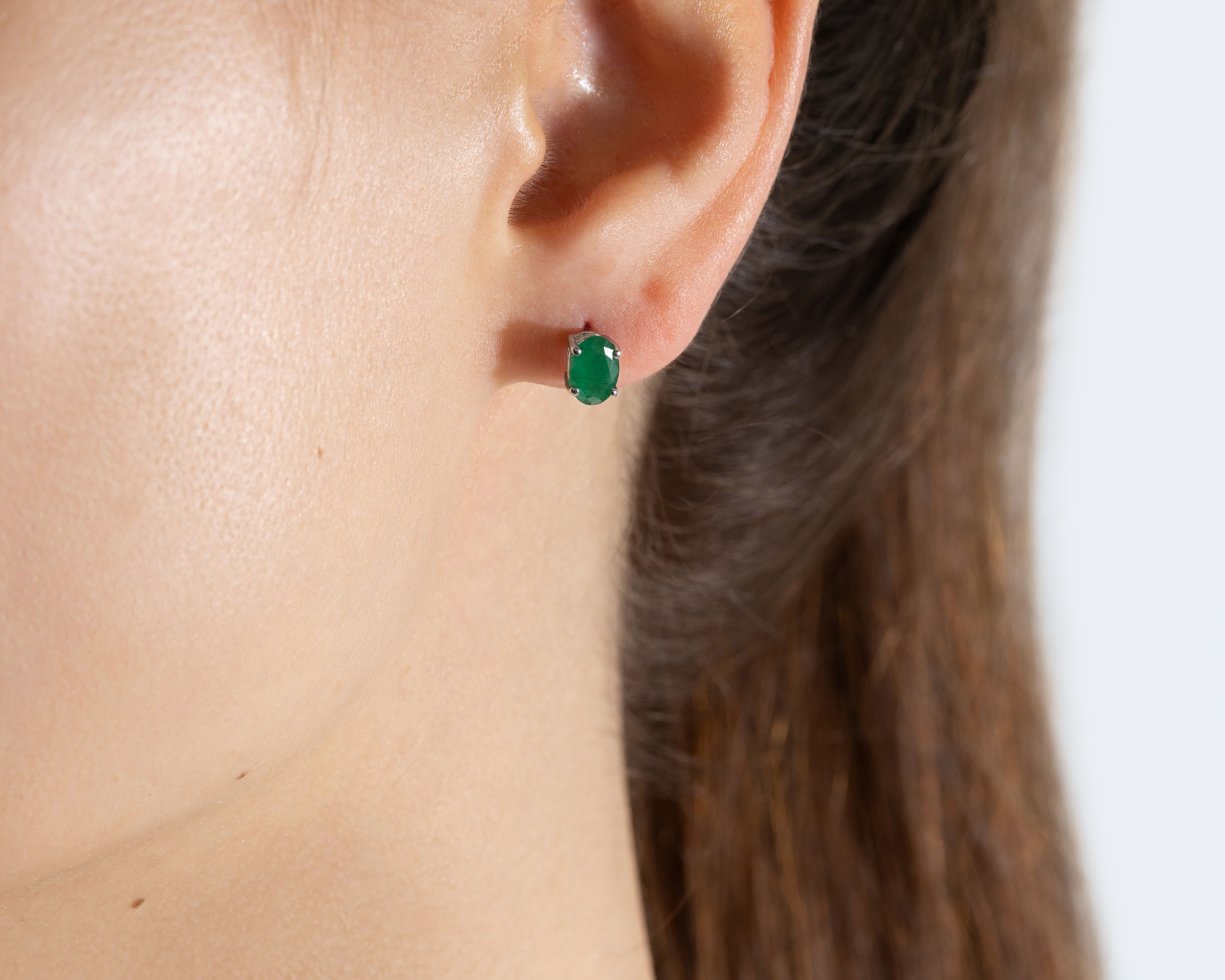 45551-earrings-fine-earrings-white-gold-green-emerald-oval-transparent-nat-beryl-45551-3.jpg