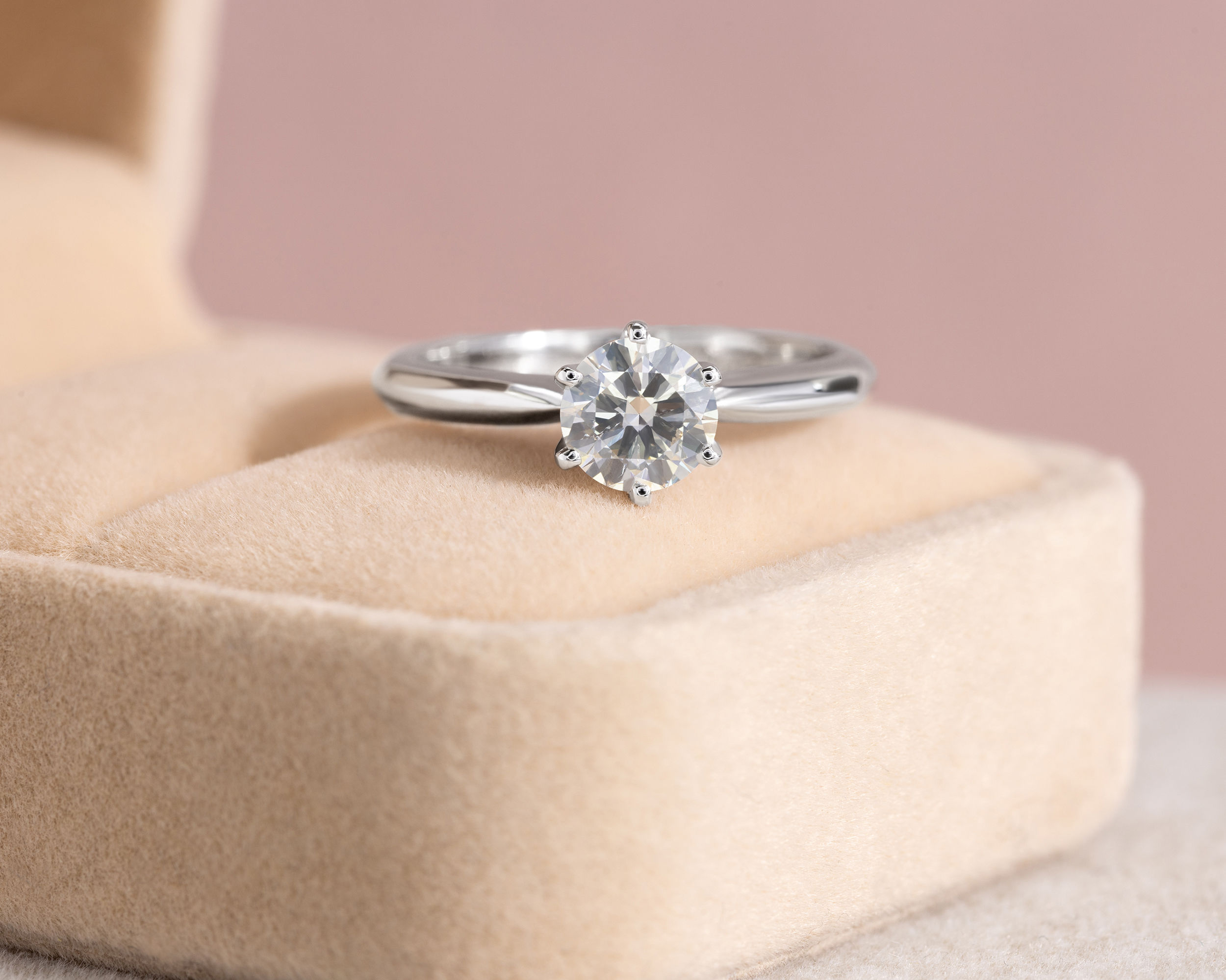 45556-ring-fine-rings-white-gold-.jpg