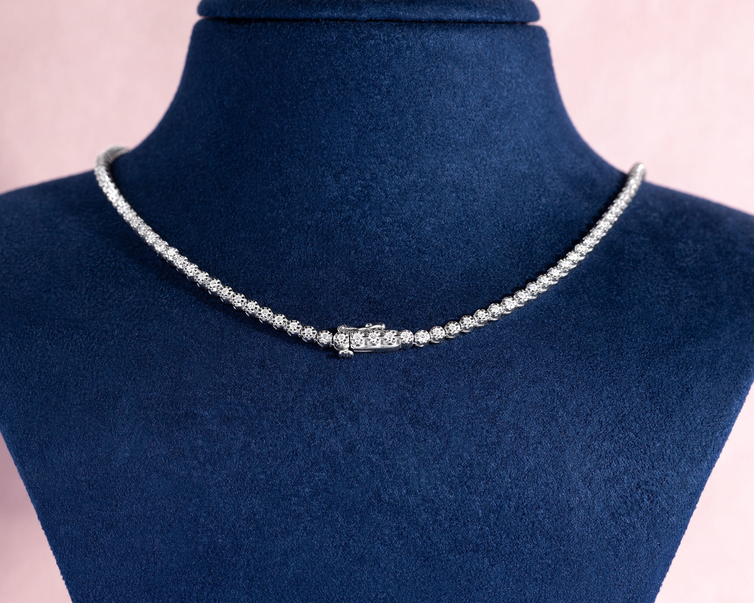 45571-necklaces-and-pendants-fine-necklaces-and-pendants-white-gold-nat-diamond-f-gvs-si-round-brilliant-45571-2.jpg