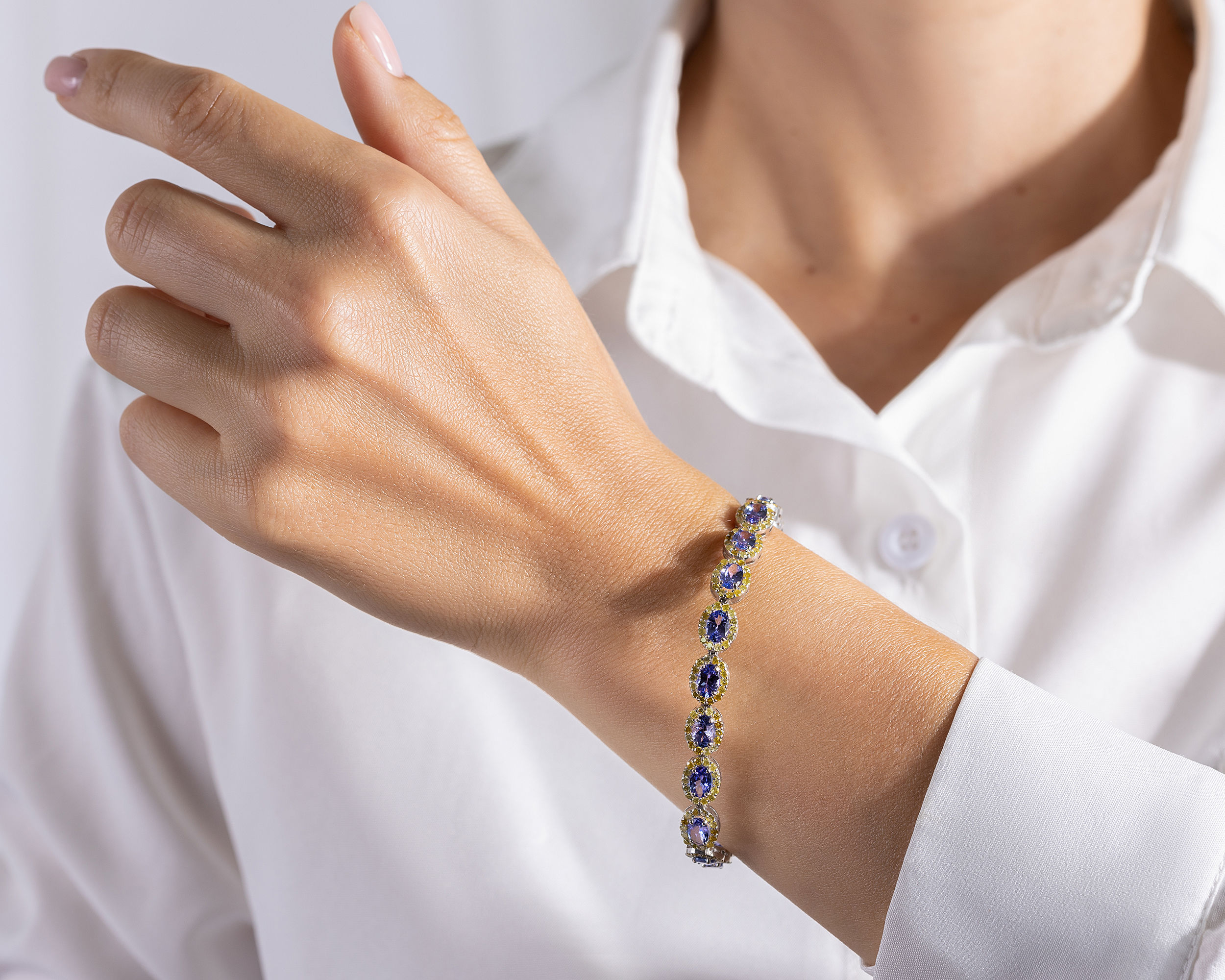 45586-bracelet-fine-bracelets-white-gold-natural-tanzanite-purplish-blue-natural-zoisite-oval-transparent-natural-diamond-fancy-intense-yellow-natural-fancy-vivid-yellow-round-si1-i2-45586-3.jpg