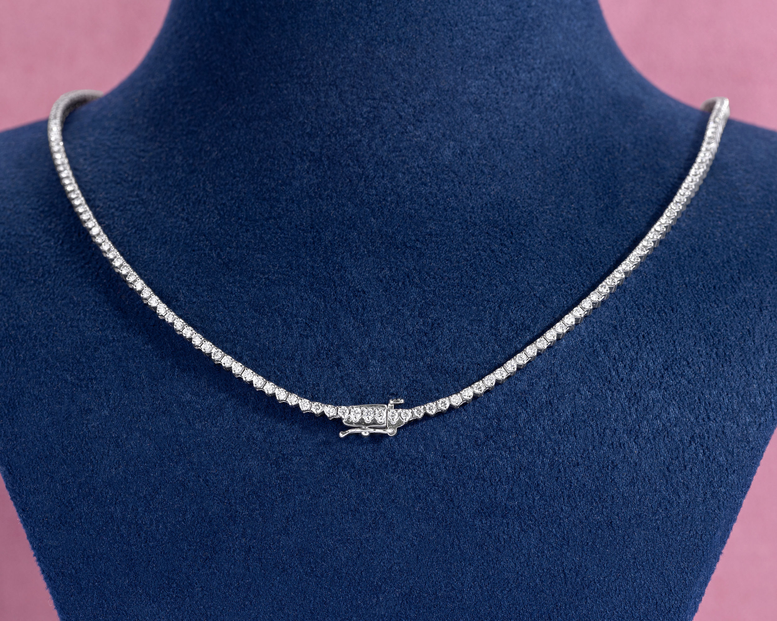 45598-necklace-fine-necklaces-and-pendants-white-gold-nat-diamond-round-f-gvs-si-45598.jpg