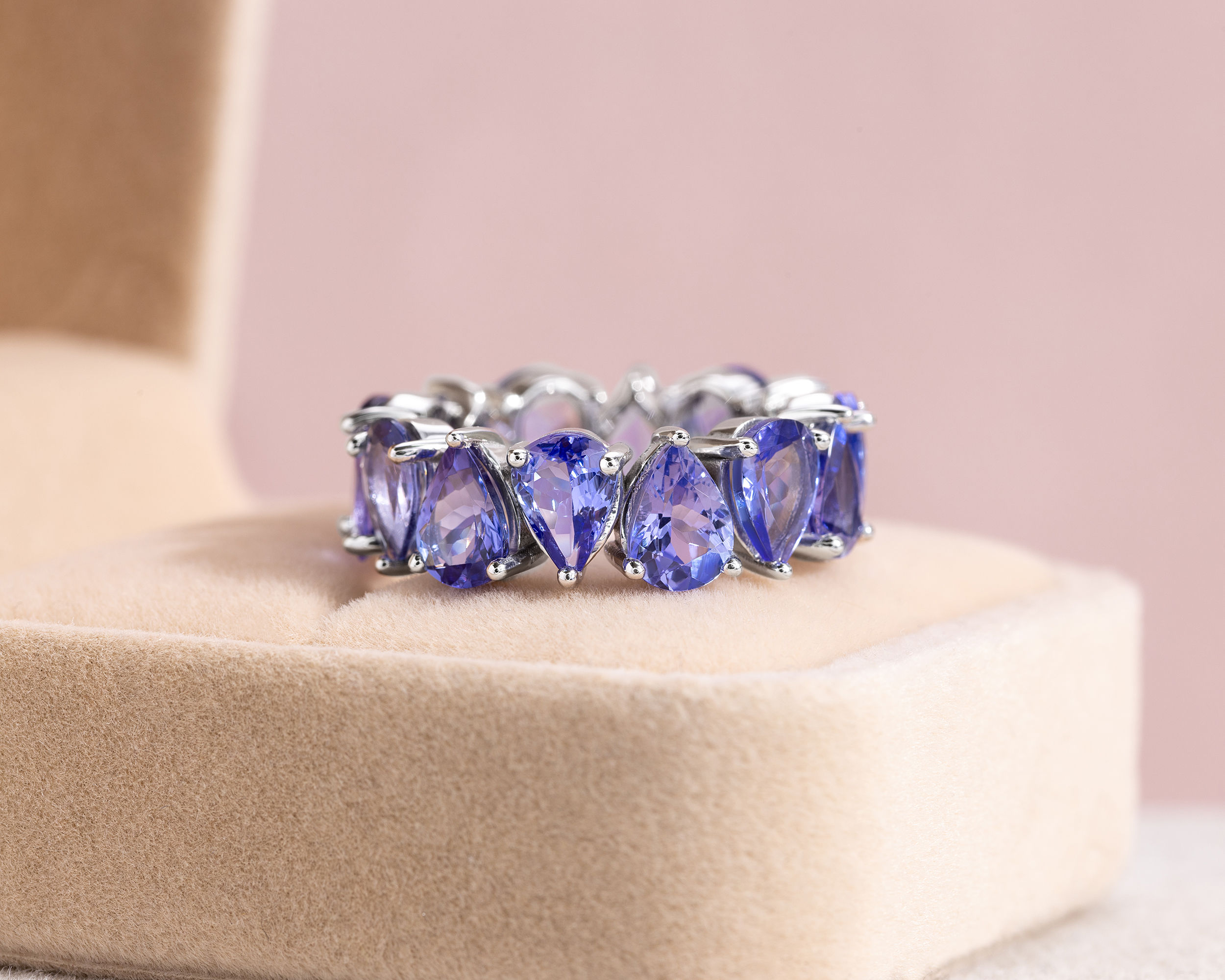 45617-ring-fine-rings-white-gold-blue-tanzanite-pear-transparent-.jpg