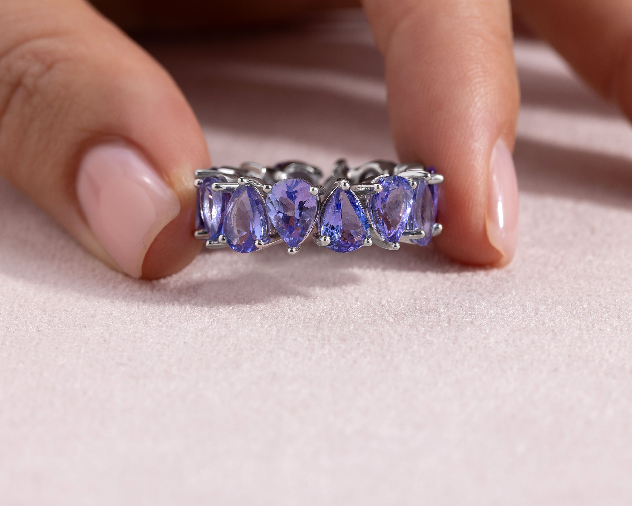 45617-ring-fine-rings-white-gold-blue-tanzanite-pear-transparent-45617-4.jpg