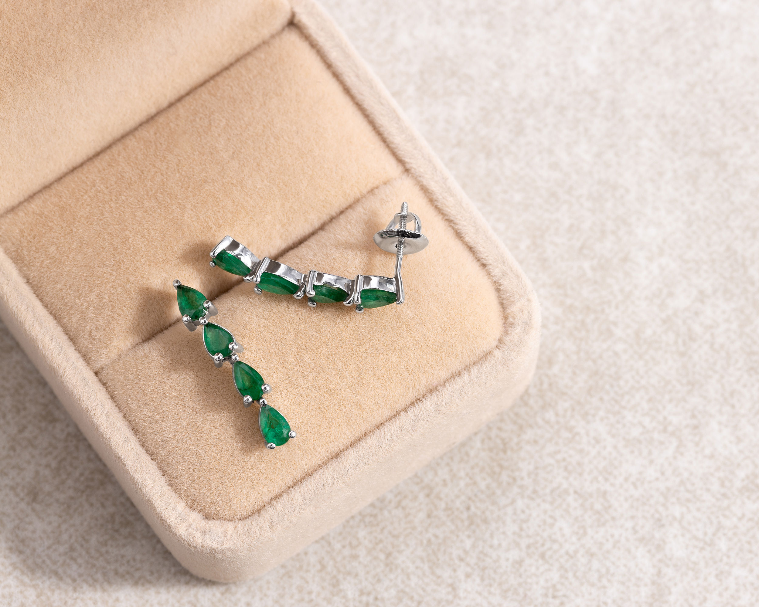 45622-earrings-fine-earrings-white-gold-green-emerald-transparent-natural-beryl-pear-shape-.jpg